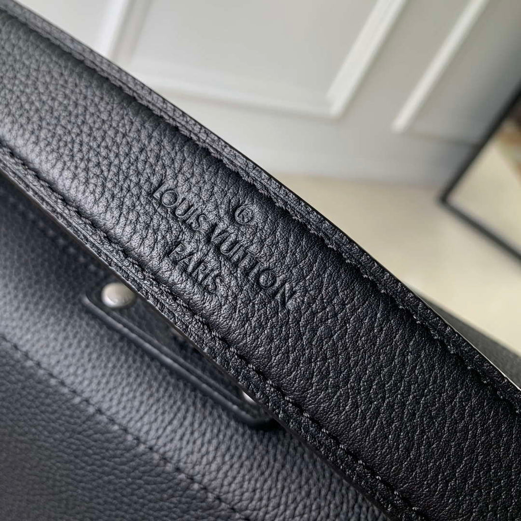 LV M11615 Louis Vuitton Soul Trunk East West Bag Black