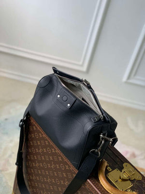 LV M11615 Louis Vuitton Soul Trunk East West Bag Black - Default Title - View 9