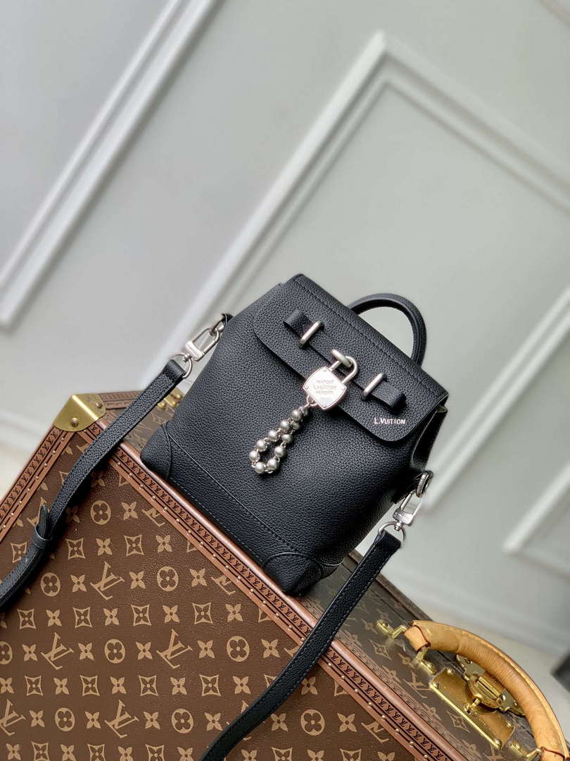 LV M11637 Louis Vuitton Steamer 15 Compact City Bag Black