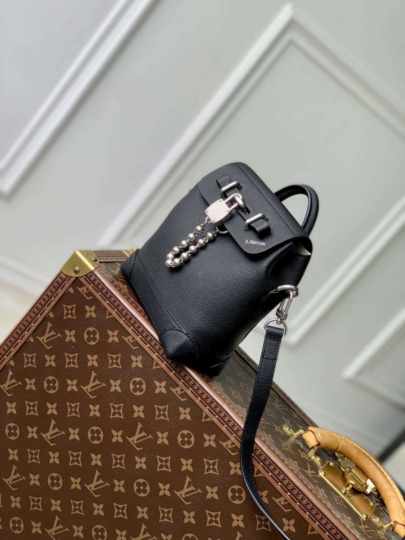 LV M11637 Louis Vuitton Steamer 15 Compact City Bag Black