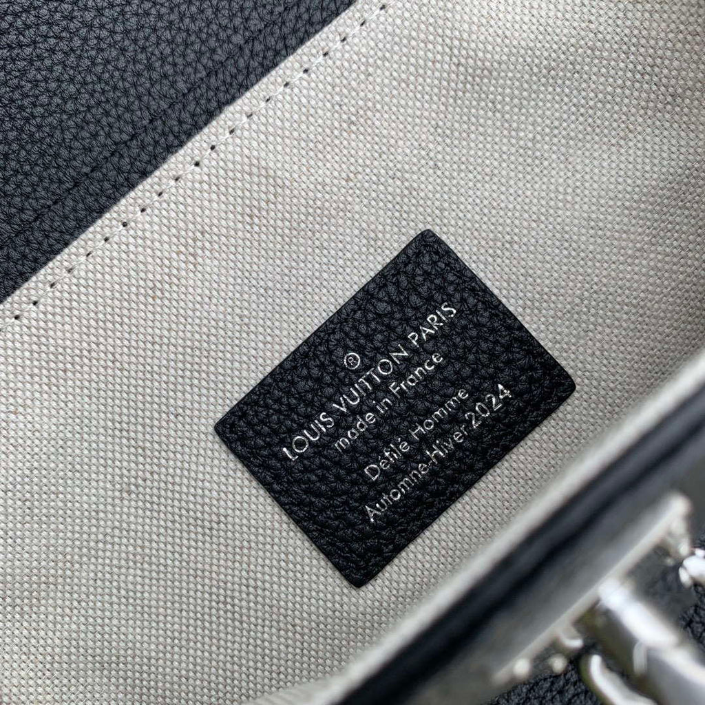 LV M11637 Louis Vuitton Steamer 15 Compact City Bag Black