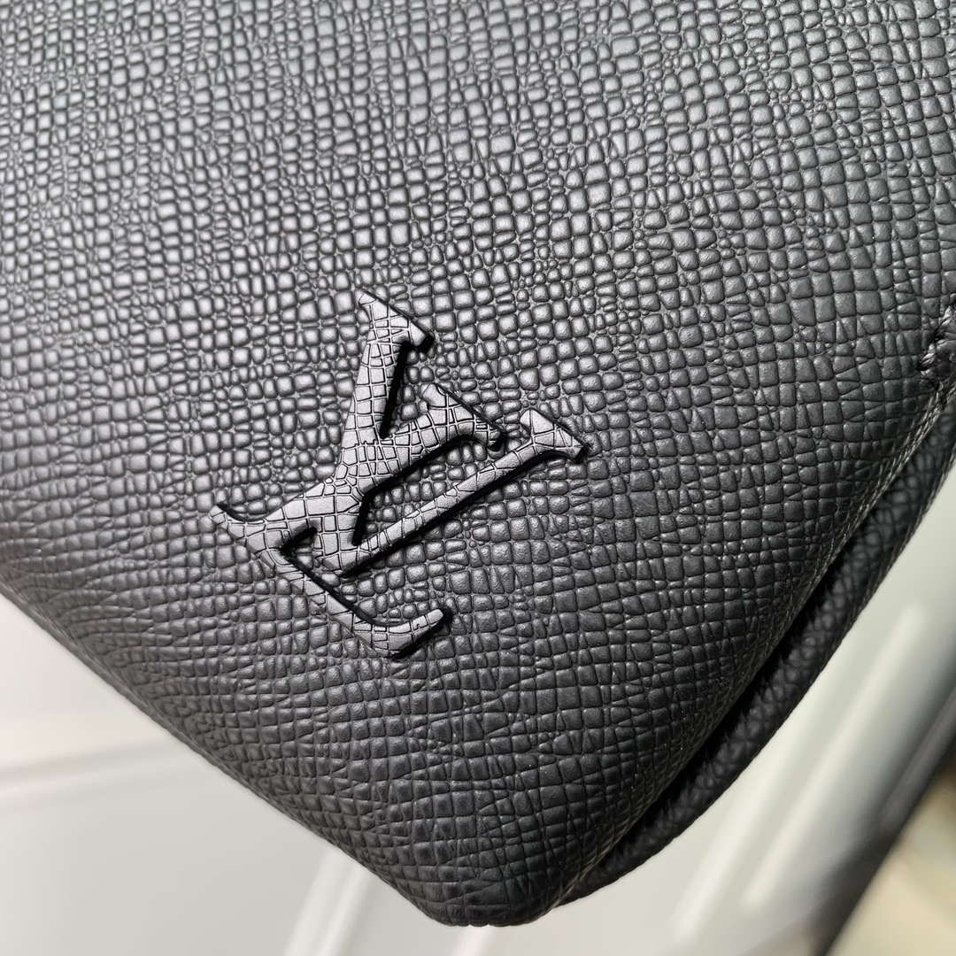 LV M11657 Louis Vuitton Avenue Messenger Bag Black - Default Title - View 9