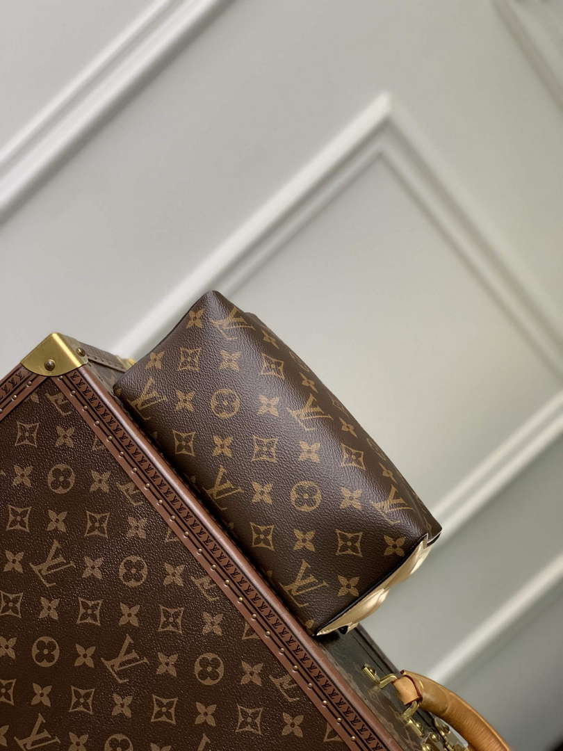 LV M11672 Louis Vuitton Bloom Pouch Bag Banana Yellow