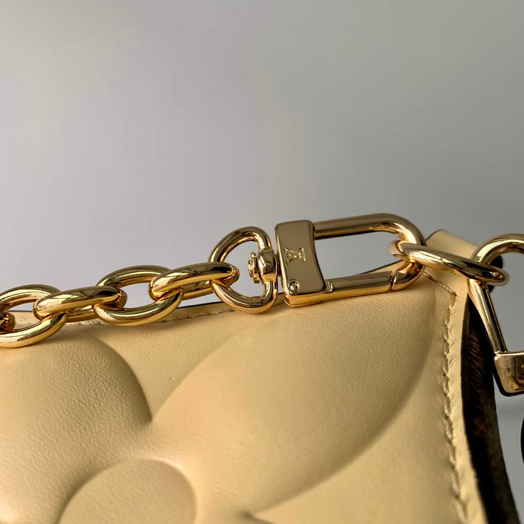 LV M11672 Louis Vuitton Bloom Pouch Bag Banana Yellow