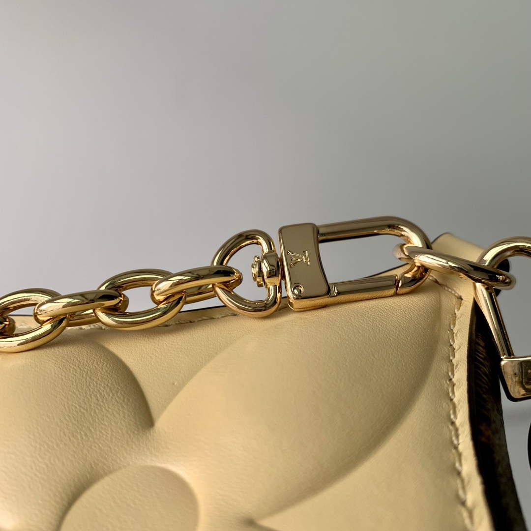 LV M11672 Louis Vuitton Bloom Pouch Bag Banana Yellow