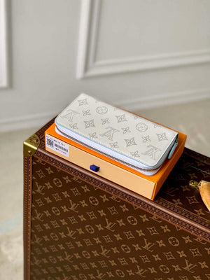 LV M11745 Louis Vuitton Zippy Wallet White Blue - Default Title - View 3