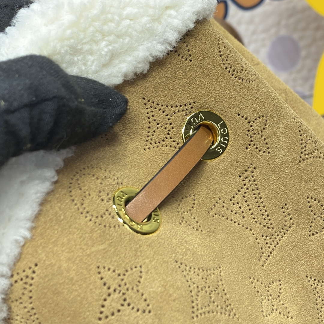 LV M11839 Louis Vuitton Bella Handbag Suede leather Bag Beige - Default Title - View 10