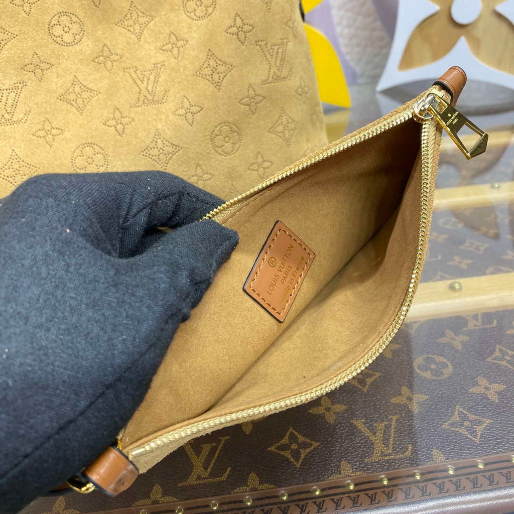 LV M11843 Louis Vuitton CarryAll PM Suede leather Bag Beige