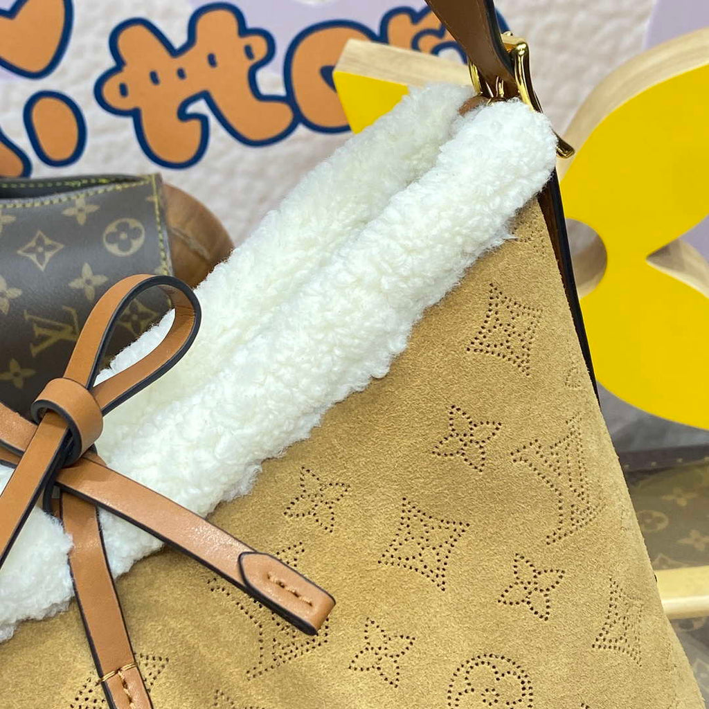 LV M11843 Louis Vuitton CarryAll PM Suede leather Bag Beige