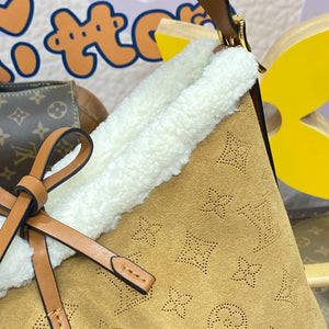LV M11843 Louis Vuitton CarryAll PM Suede leather Bag Beige - Default Title - View 6
