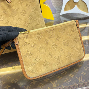 LV M11843 Louis Vuitton CarryAll PM Suede leather Bag Beige - Default Title - View 9