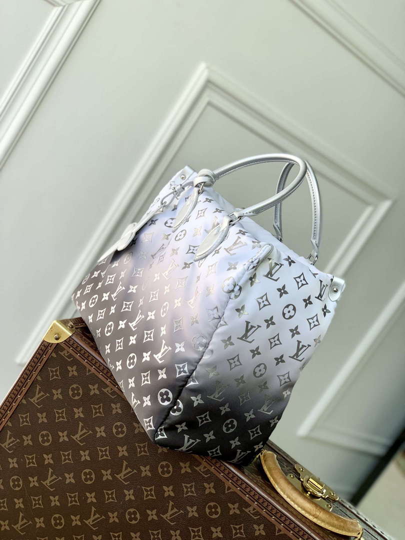 LV M11847 Louis Vuitton OnTheGo MM Bag Frost - Default Title - View 2