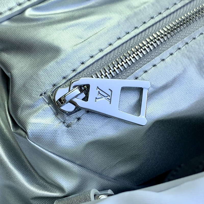 LV M11847 Louis Vuitton OnTheGo MM Bag Frost