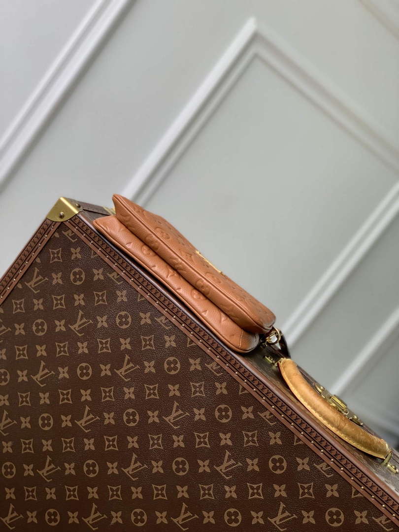 LV M11916 Louis Vuitton Liv Pochette Bag Cognac