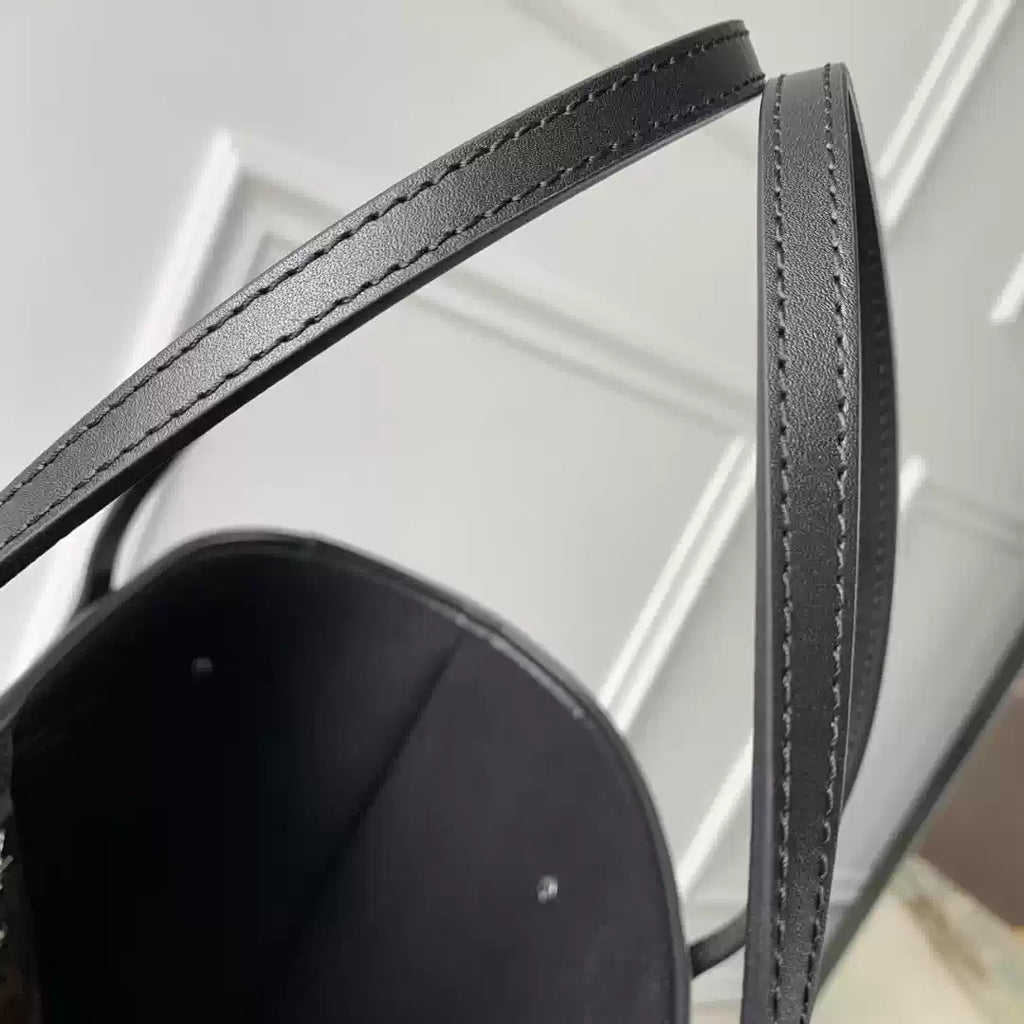 LV M11930 Louis Vuitton Neverfull MM Bag Epi Leather Black