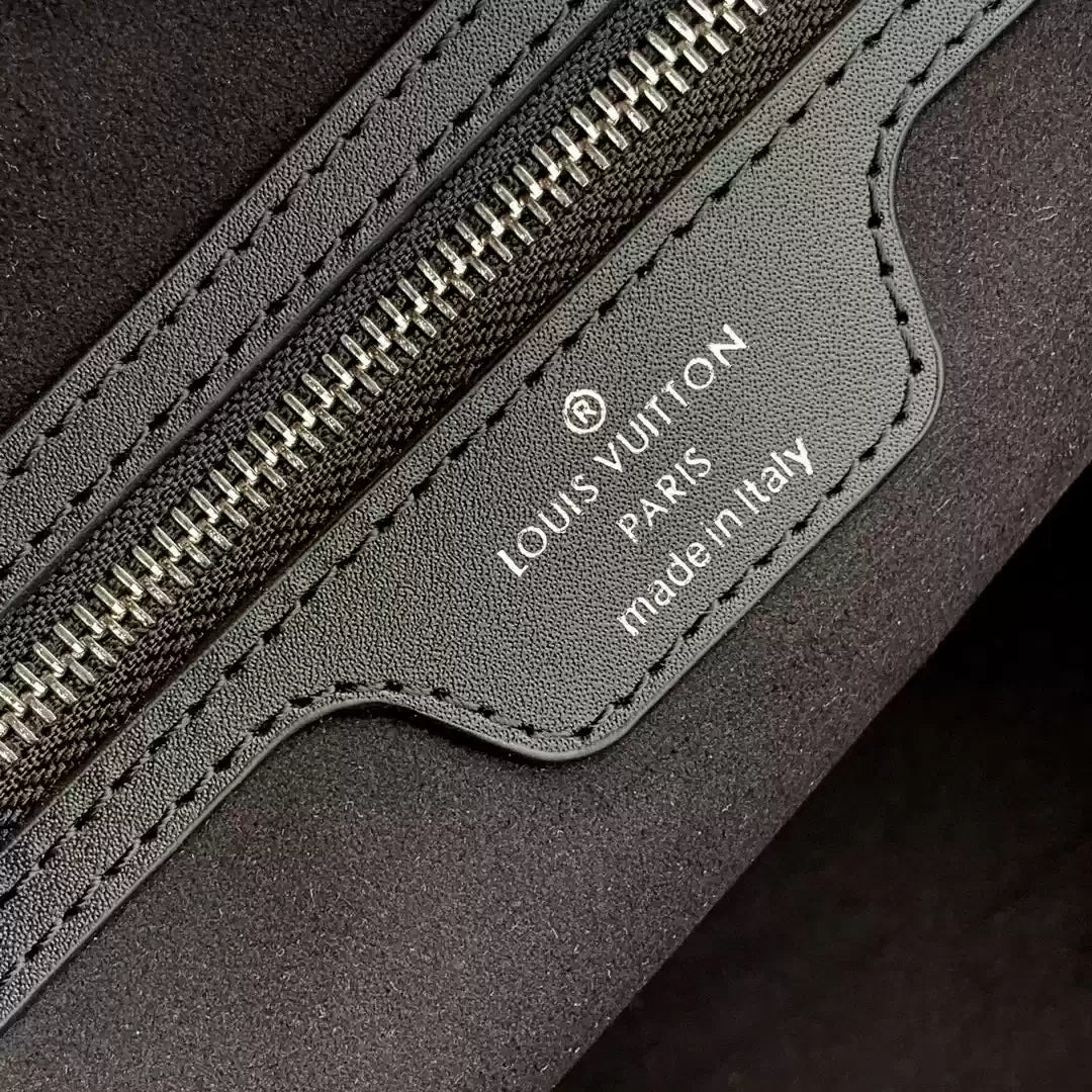 LV M11930 Louis Vuitton Neverfull MM Bag Epi Leather Black