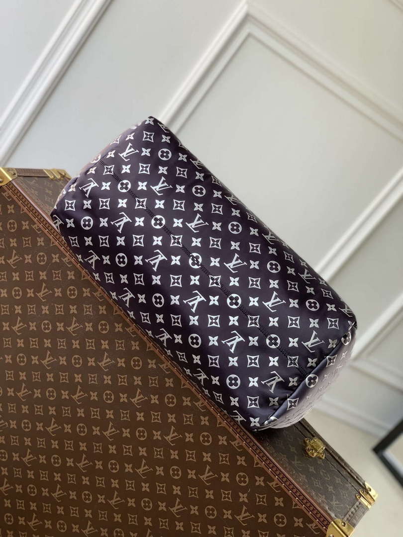 LV M12067 Louis Vuitton Keepall Bandouliere 45 Travel Bag Frost