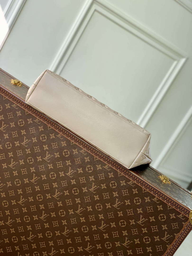 LV M12071 Louis Vuitton Coussin Hobo MM Bag Galet