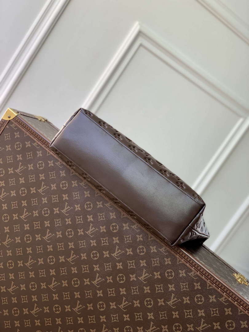 LV M12072 Louis Vuitton Coussin Hobo MM Bag Chocolat