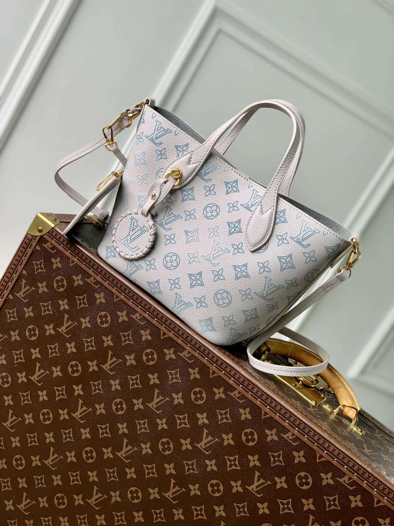 LV M12088 Louis Vuitton Blossom PM Mahina Leather Bag Brume Gray