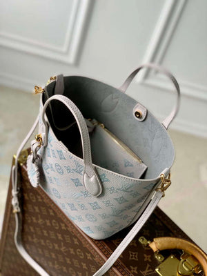 LV M12088 Louis Vuitton Blossom PM Mahina Leather Bag Brume Gray - Default Title - View 9