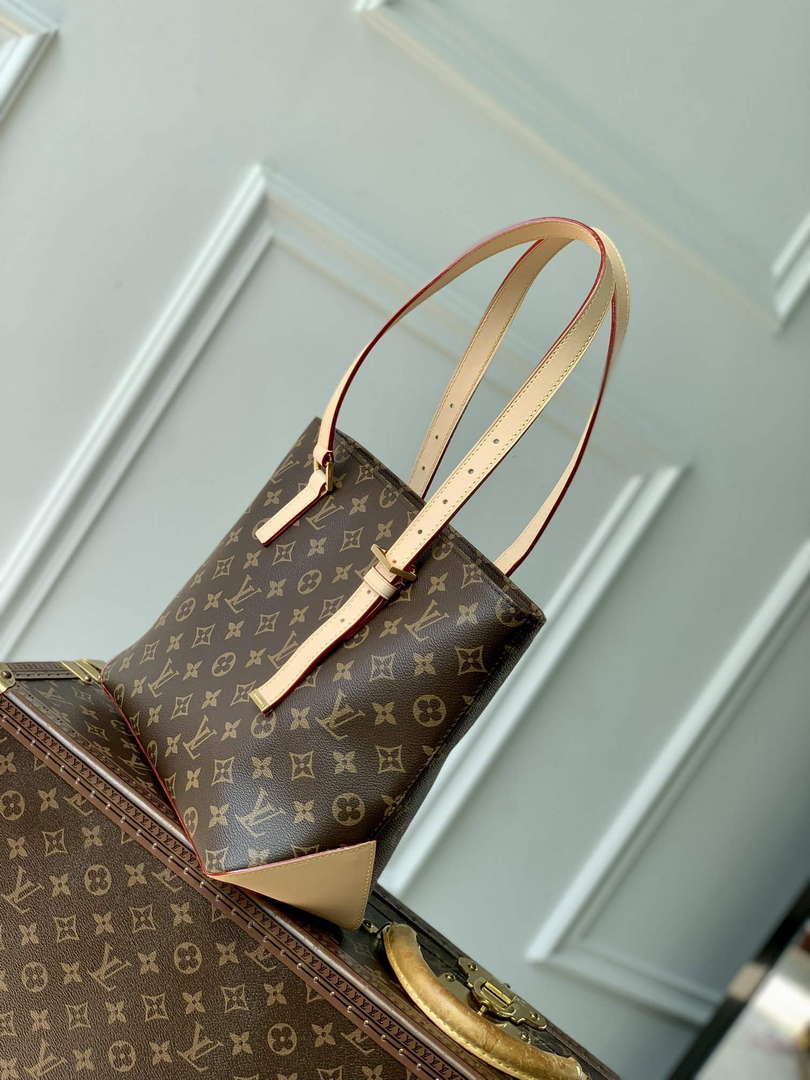 LV M12095 Louis Vuitton Classic Piano Handbag Monogram