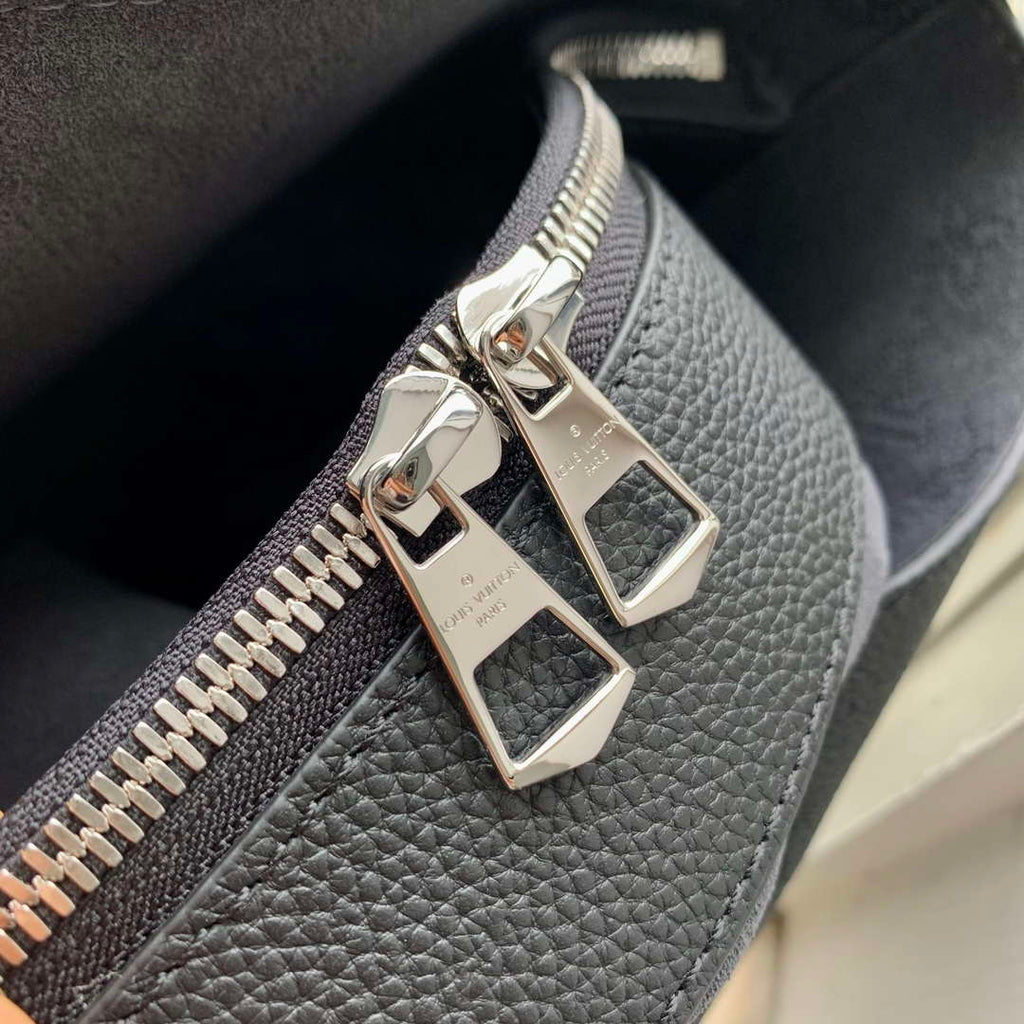 LV M12139 Louis Vuitton Flore Handbag Black