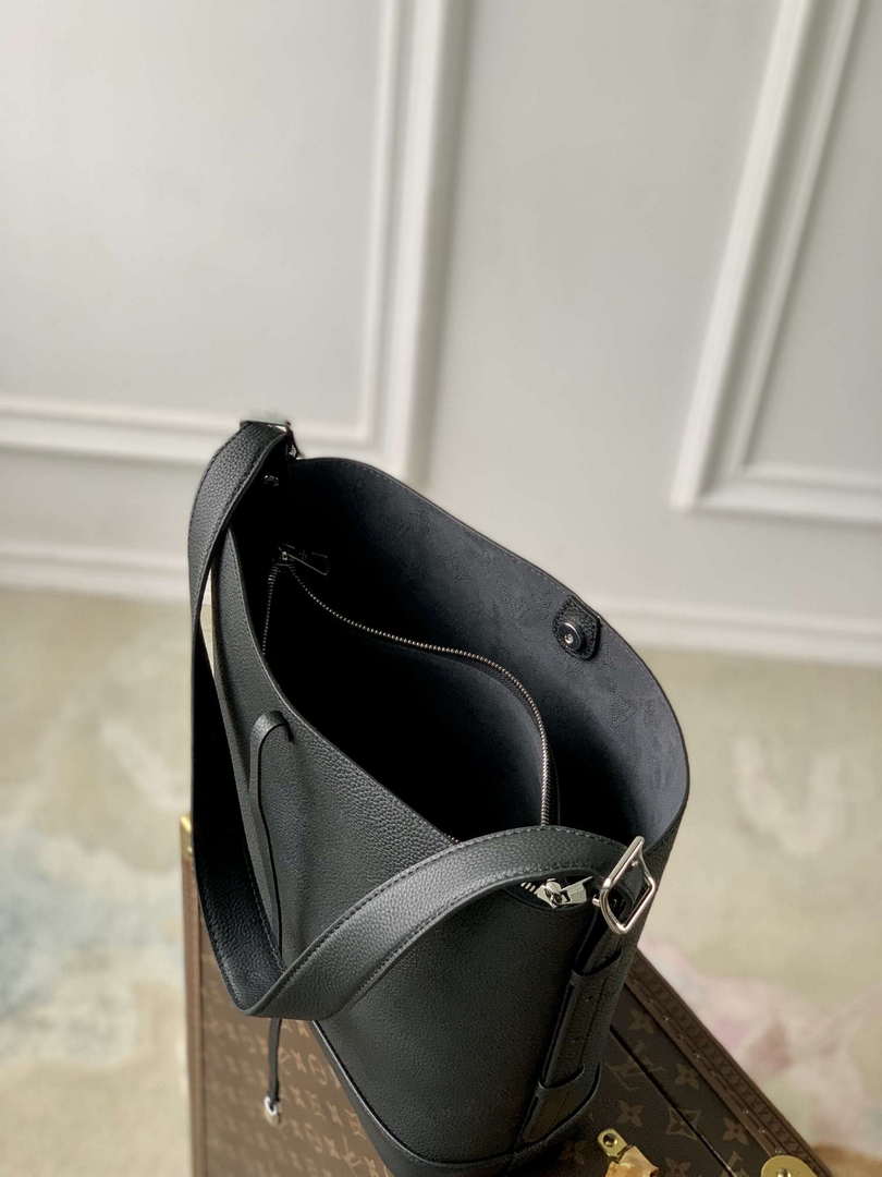 LV M12139 Louis Vuitton Flore Handbag Black