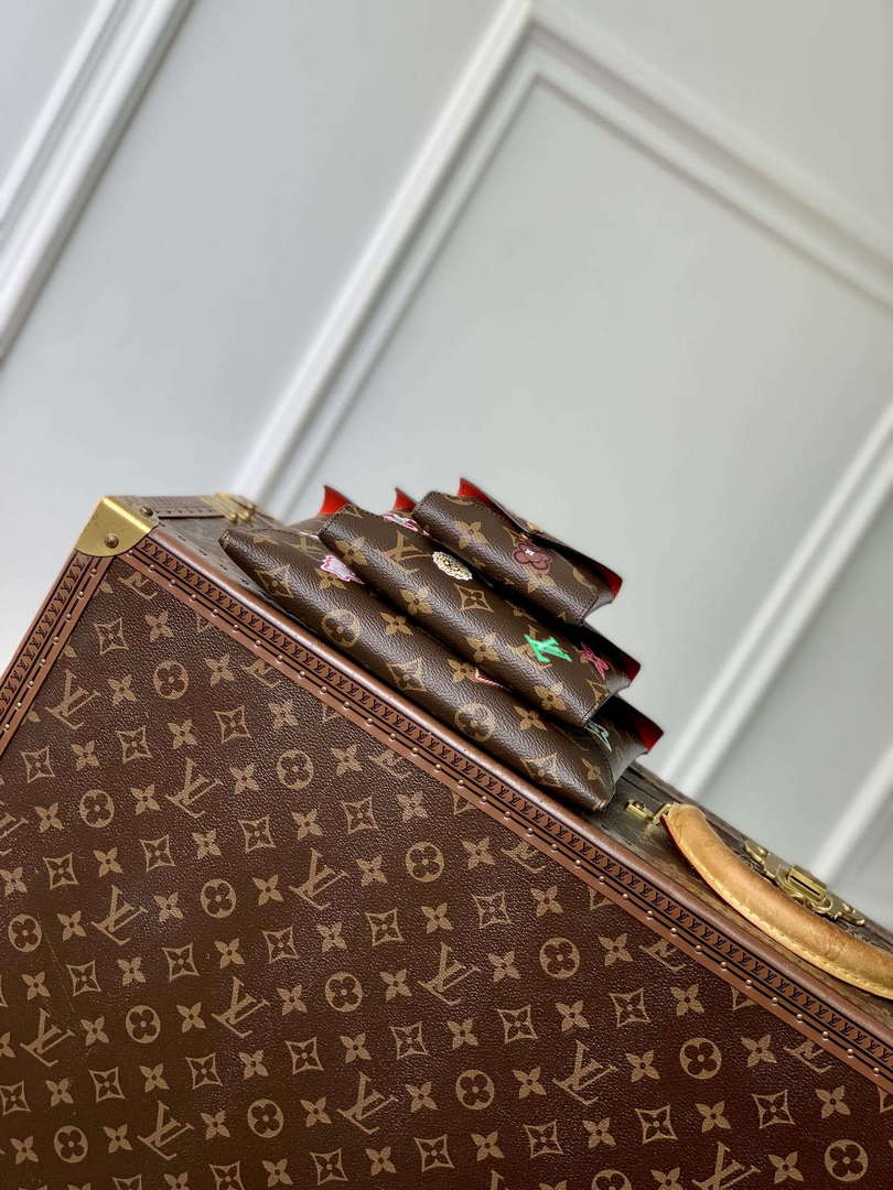 LV M12203 Louis Vuitton Kirigami Pochette Monogram / Candy Red - Default Title - View 4