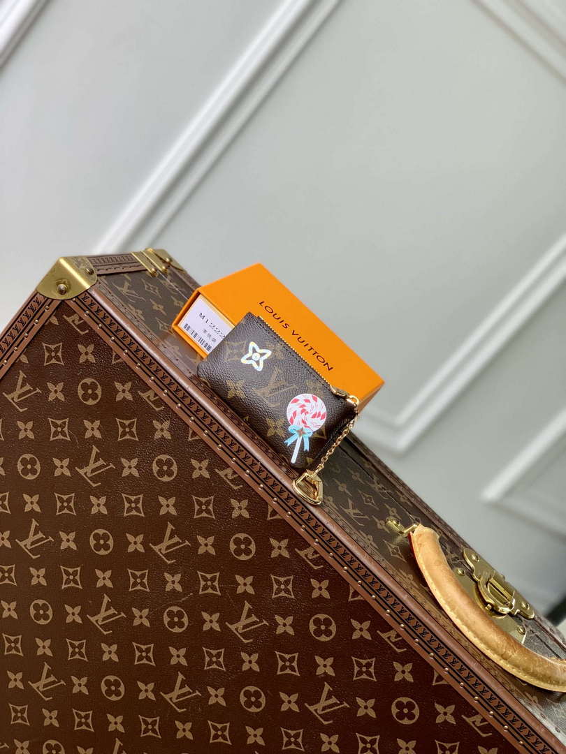 LV M12217 Louis Vuitton Key Pouch