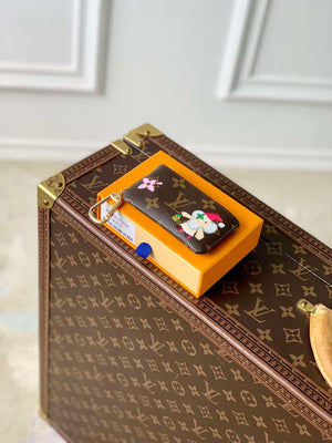 LV M12217 Louis Vuitton Key Pouch - Default Title - View 3