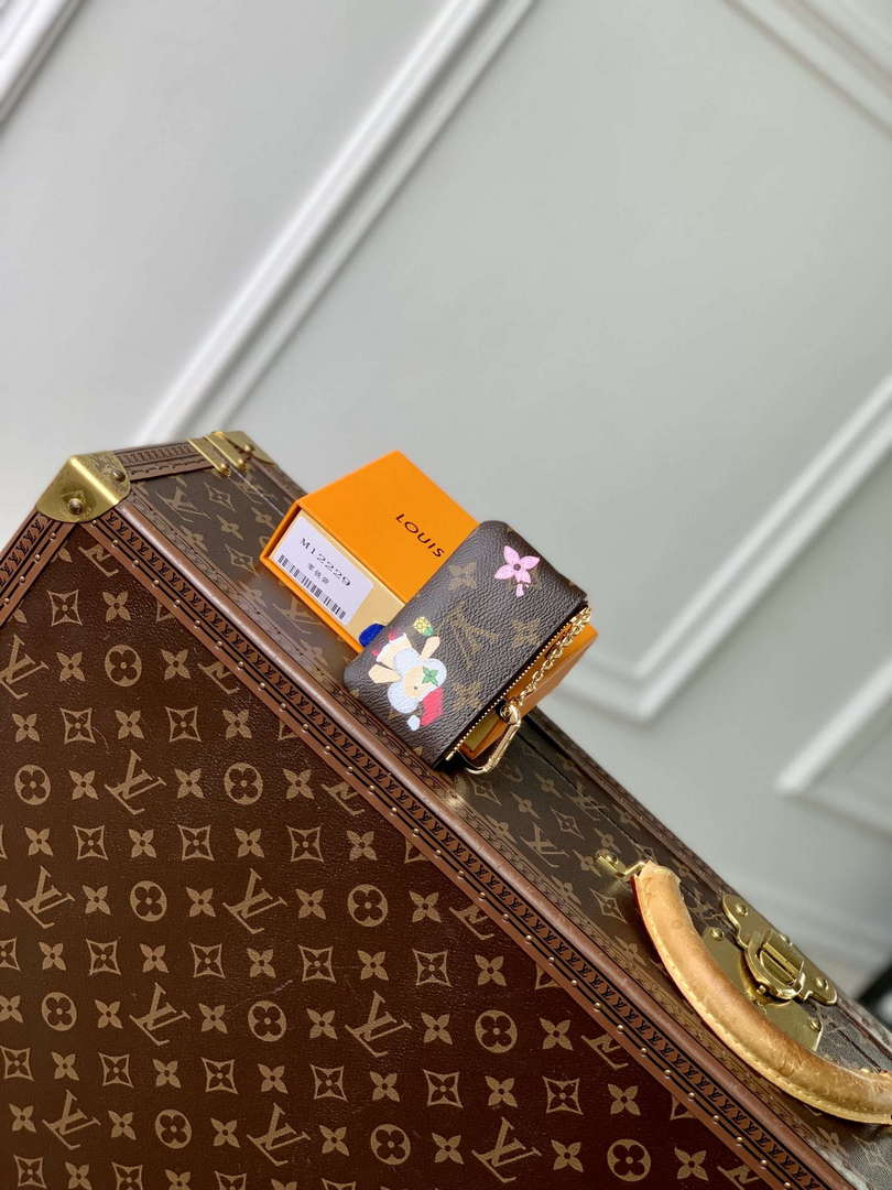LV M12217 Louis Vuitton Key Pouch