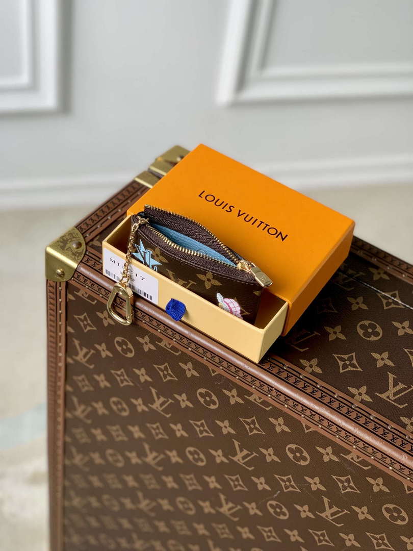 LV M12229 Louis Vuitton Key Pouch