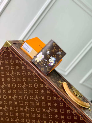 LV M12237 Louis Vuitton Passport Cover Azur Frost - Default Title - View 1