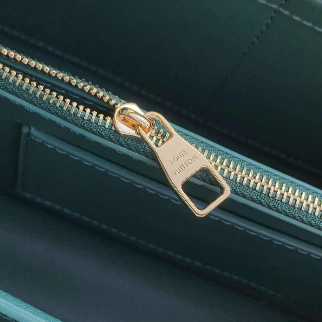 LV M12345 Louis Vuitton Capucines BB Bag Green
