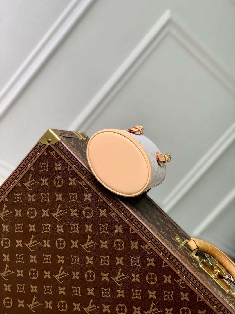 LV M12317 Louis Vuitton Nano Bucket Bag Mastic