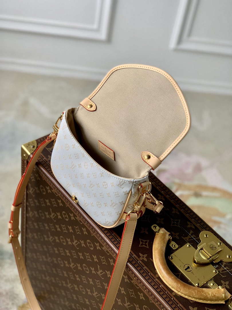 LV M12327 Louis Vuitton Saumur BB Bag Mastic
