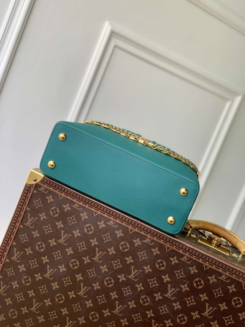 LV M12345 Louis Vuitton Capucines MM Handbag Green