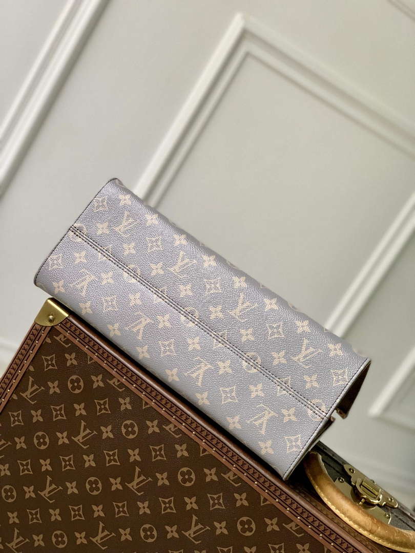 LV M12415 Louis Vuitton OnTheGo MM Bag Trianon Gray