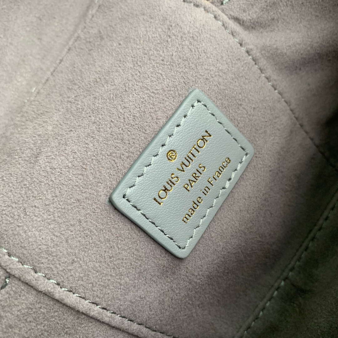 LV M12427 Louis Vuitton Vanity Chain Pouch Bag Trianon Gray - Default Title - View 8