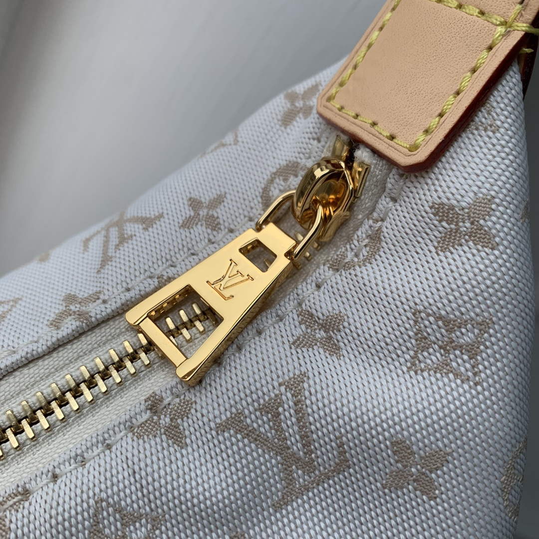 LV M12433 Louis Vuitton Hills Pochette Handbag Mastic