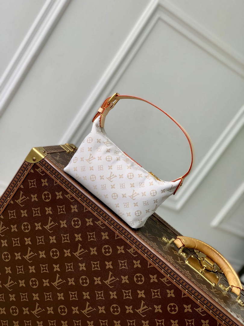 LV M12433 Louis Vuitton Hills Pochette Handbag Mastic