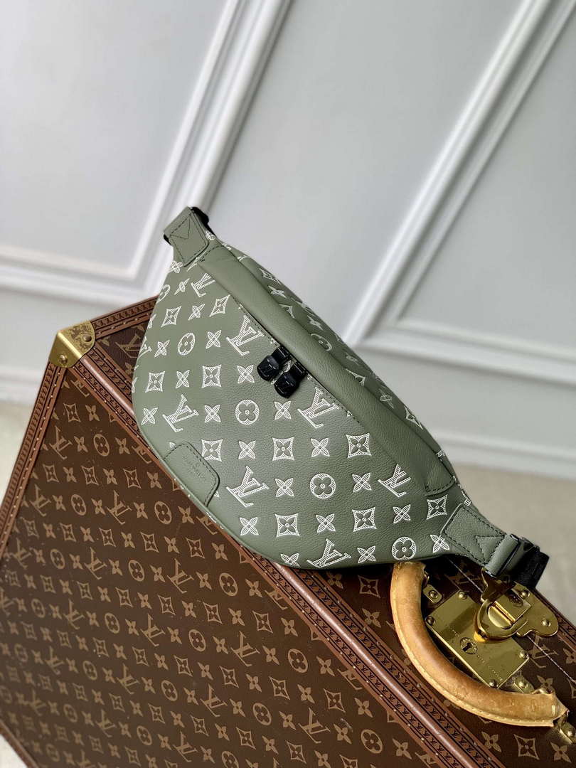 LV M12508 Louis Vuitton Discovery Bumbag Olive Green