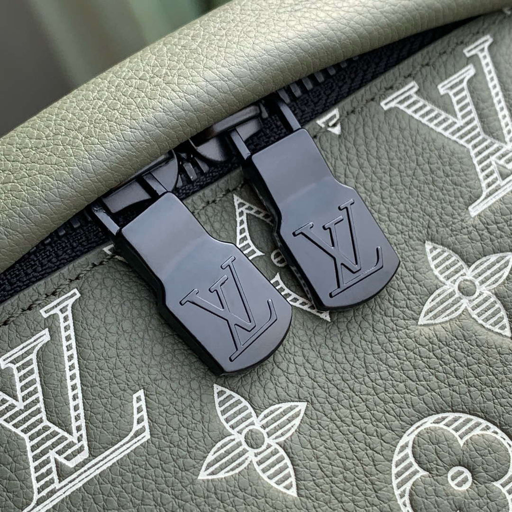LV M12508 Louis Vuitton Discovery Bumbag Olive Green