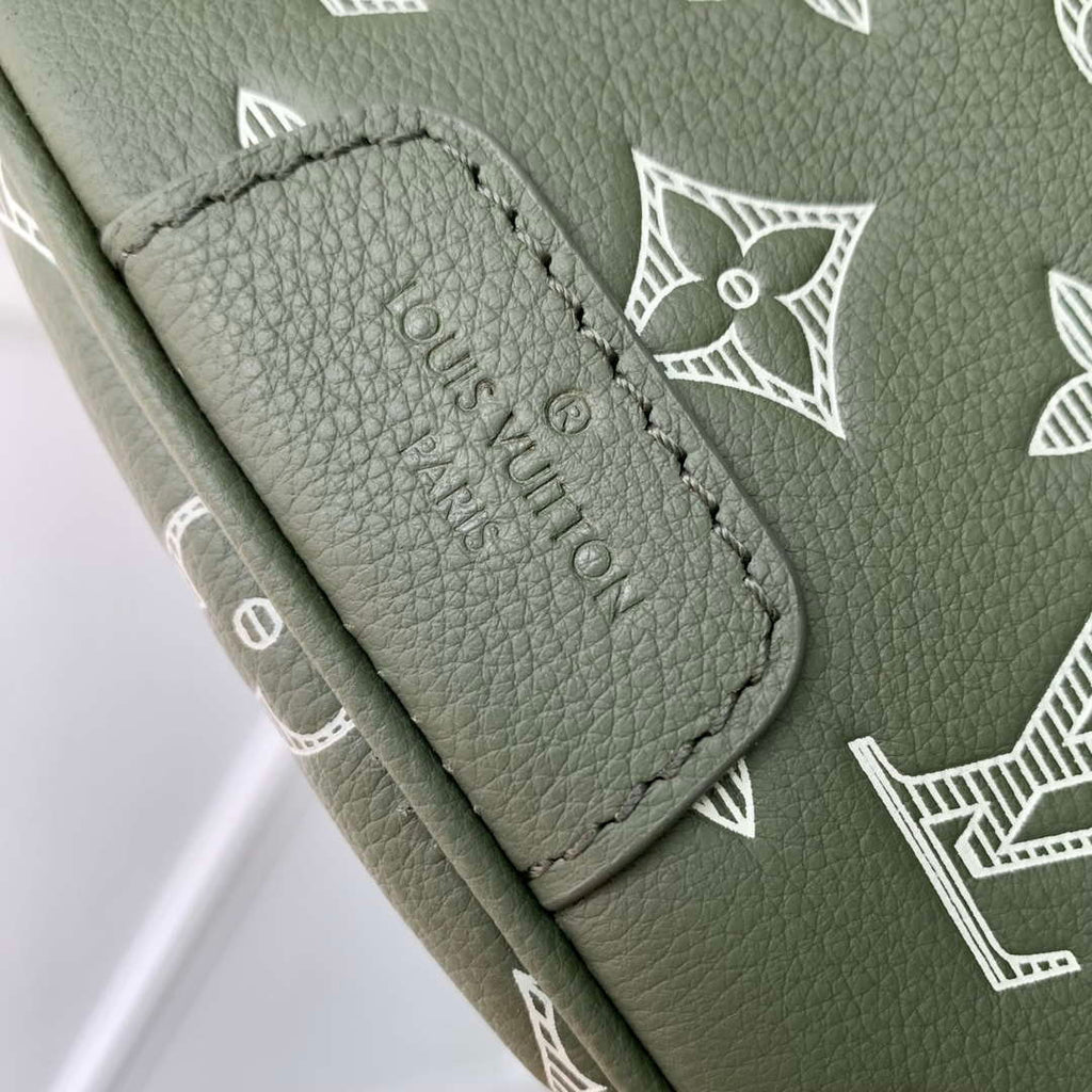 LV M12508 Louis Vuitton Discovery Bumbag Olive Green