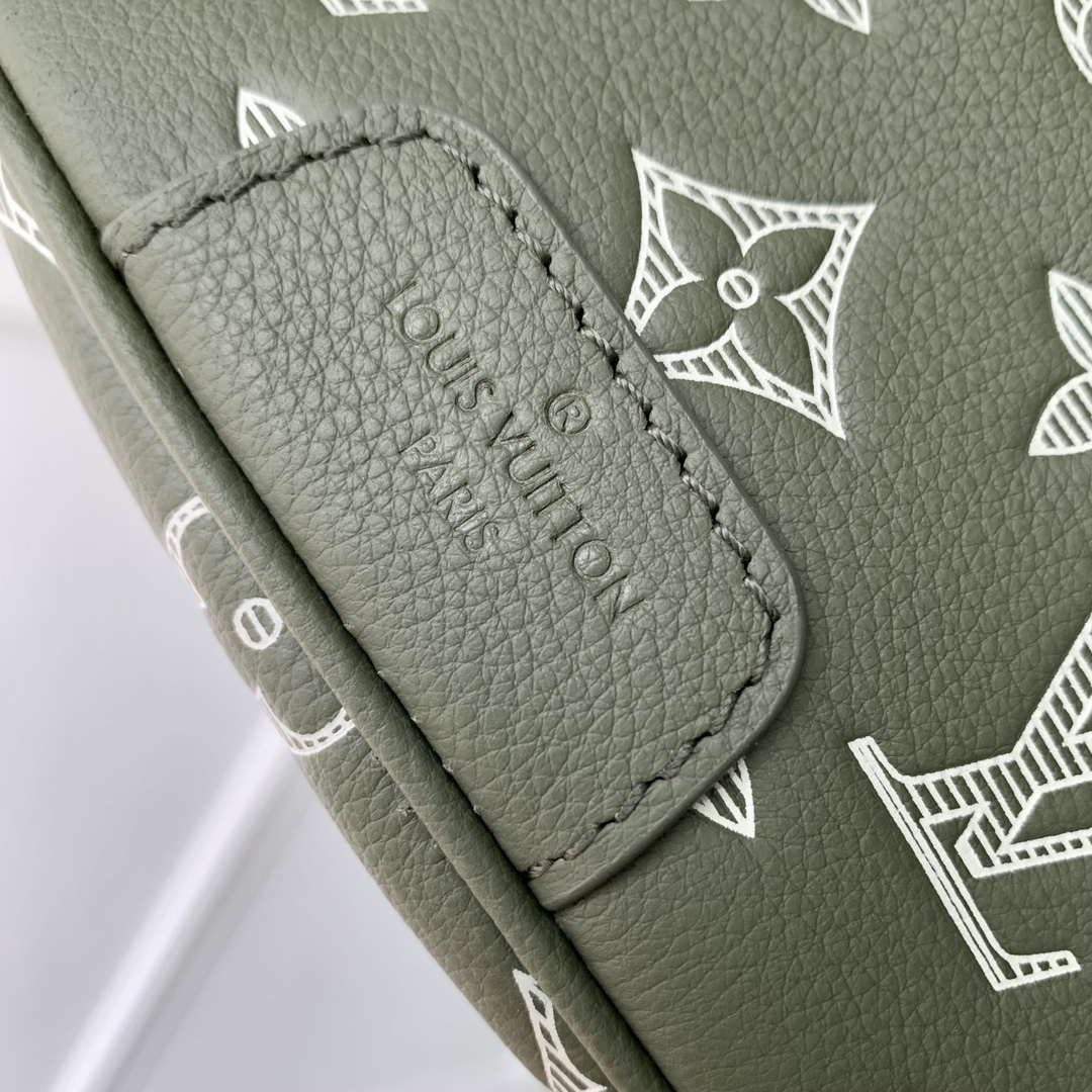 LV M12508 Louis Vuitton Discovery Bumbag Olive Green
