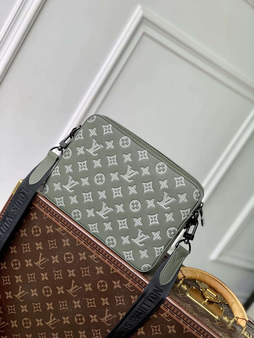 LV M12490 Louis Vuitton Trio Messenger Bag Olive Green