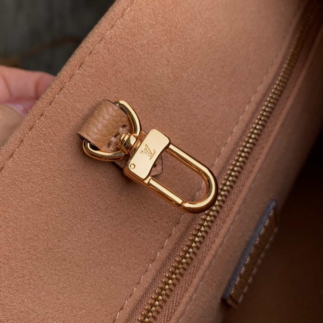LV M12513 Louis Vuitton Onthego Pm Bag M45779 leather Light Brown