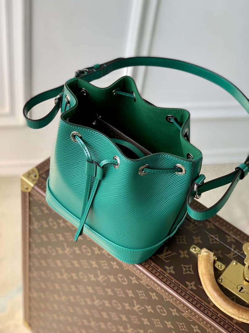 LV M12603 Louis Vuitton No¨¦ BB Bucket Bag Borneo Green