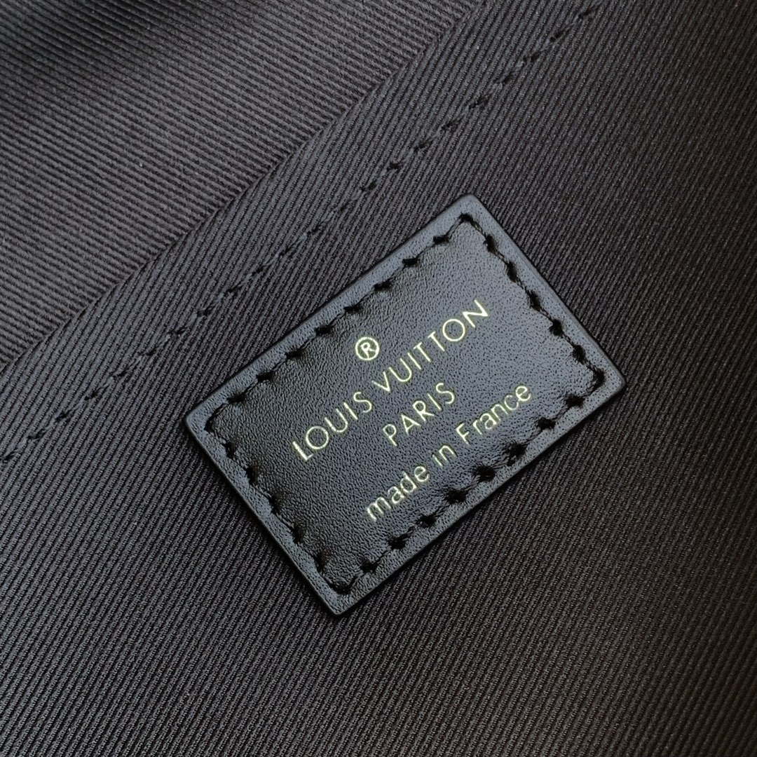 LV M12625 Louis Vuitton Pulse Messenger Bag Khaki/Black